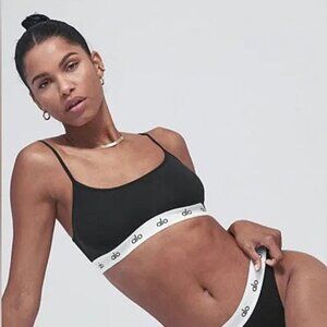 NEW ALO Yoga Icon Cami Bra Black